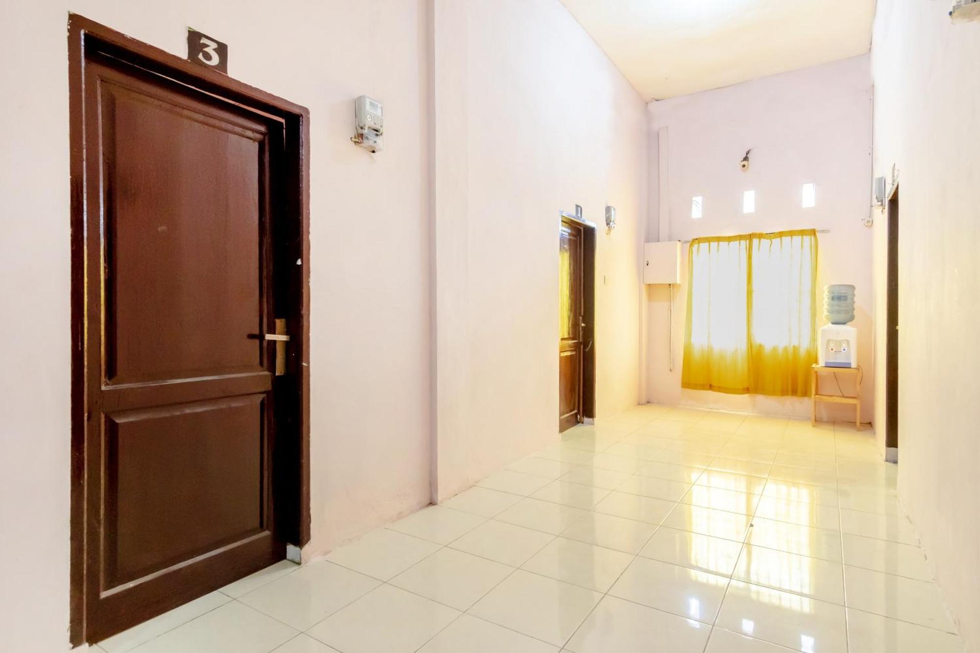 Oyo Life 1839 Samantha Kost Hotel Medan Kültér fotó